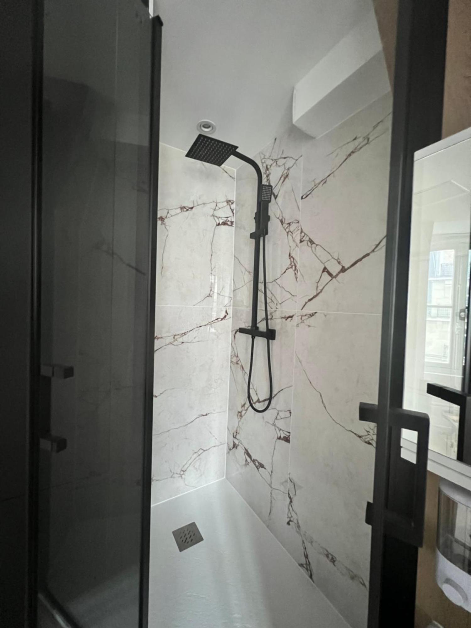 פריז Batignolles, Montmartre Chambre 12M2 , Metro 13 Et 14 מראה חיצוני תמונה