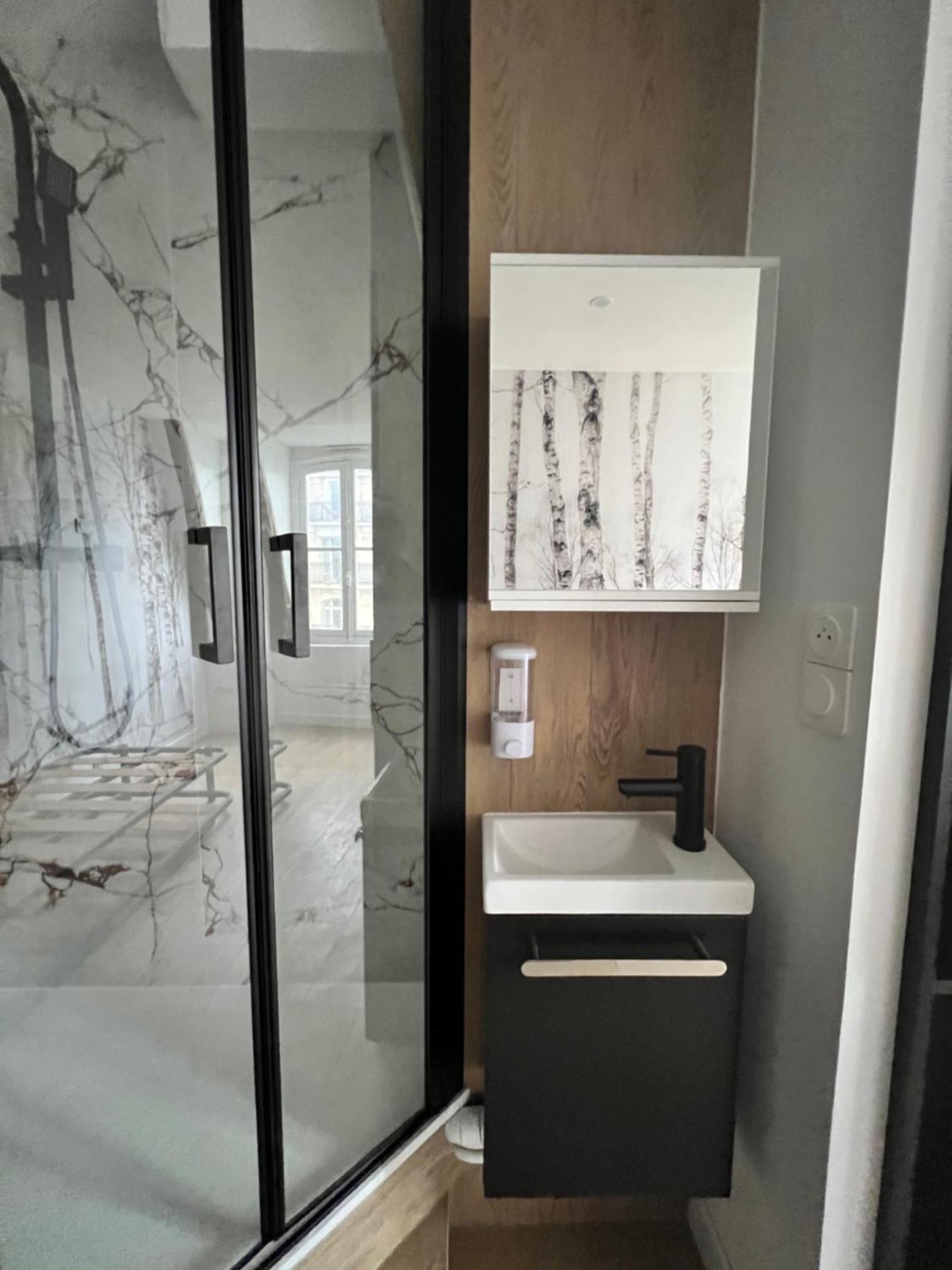 פריז Batignolles, Montmartre Chambre 12M2 , Metro 13 Et 14 מראה חיצוני תמונה
