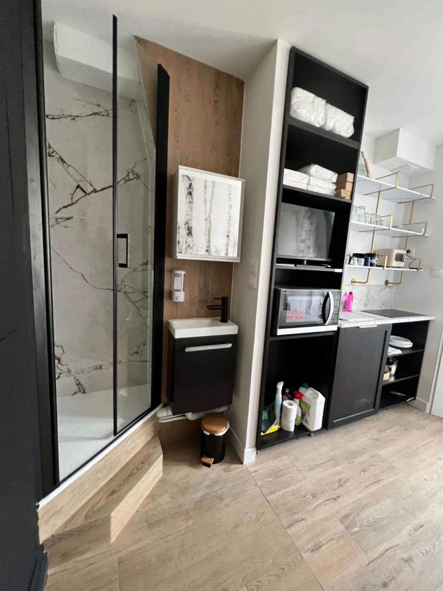 פריז Batignolles, Montmartre Chambre 12M2 , Metro 13 Et 14 מראה חיצוני תמונה